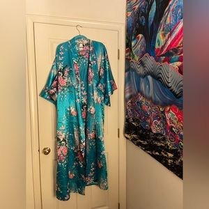 Mitsukoshi Kimono Satin Blue Fits Small-Medium-Large Robe Disney Epcot New NWT